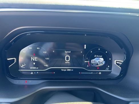 Used 2024 GMC Yukon Denali RWD image 10