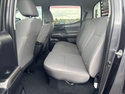 Used 2020 Toyota Tacoma SR5 AWD/4WD image 11