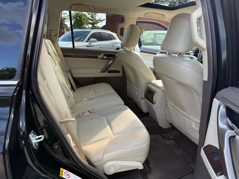Used 2015 Lexus GX 460 w/ Premium Package AWD/4WD image 29