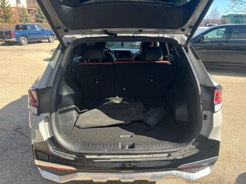 Used 2023 Kia Sportage SX image 9