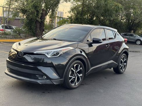 Used 2018 Toyota C-HR XLE FWD image 4