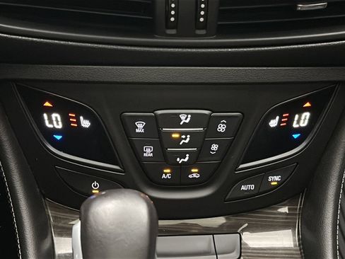 Used 2020 Buick Envision Premium AWD/4WD image 30