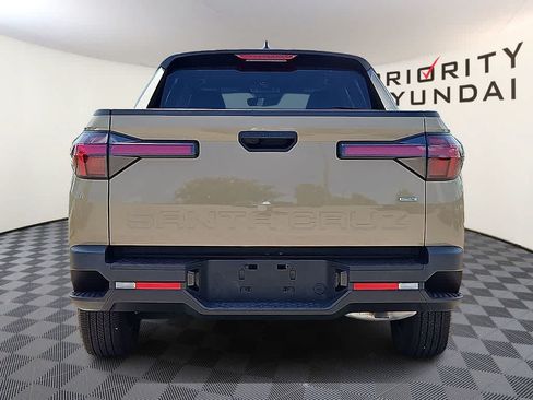 Used 2024 Hyundai Santa Cruz SE AWD/4WD image 5