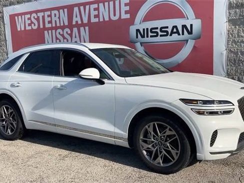 Used 2025 Genesis GV70 2.5T image 3