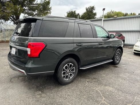Used 2023 Ford Expedition XLT RWD image 3