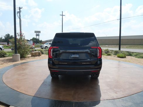 Used 2024 GMC Yukon Denali Ultimate image 3