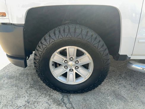 Used 2018 Chevrolet Silverado 1500 LT w/ All Star Edition image 9