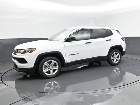 Used 2023 Jeep Compass Sport AWD/4WD image 5