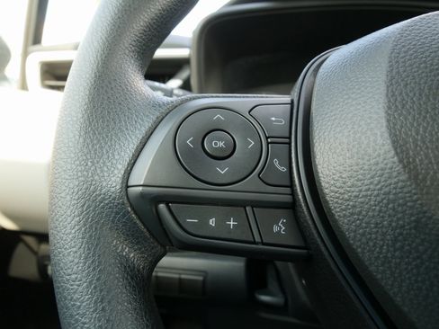 Used 2025 Toyota Corolla LE image 22