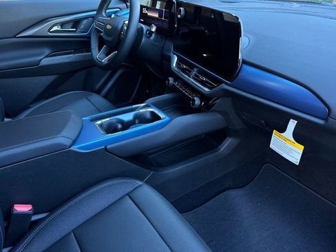 New 2026 Chevrolet Equinox EV LT w/ LPO, Blackout Package image 16