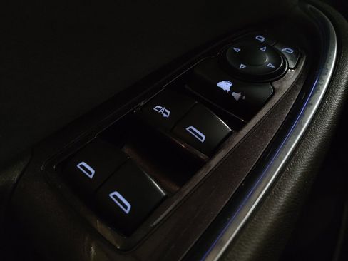 Used 2018 Chevrolet Malibu LT FWD image 27