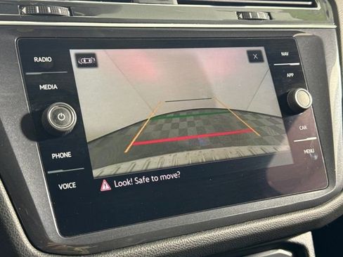 Used 2022 Volkswagen Tiguan SEL R-Line image 28