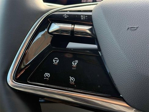 New 2026 Cadillac Optiq Luxury 2 image 18