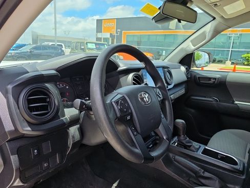 Used 2020 Toyota Tacoma SR AWD/4WD image 10