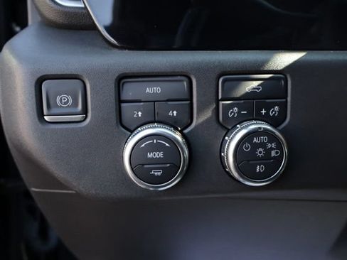 Used 2022 GMC Sierra 1500 Elevation AWD/4WD image 16