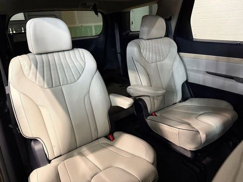 Used 2023 Hyundai Palisade Limited image 15