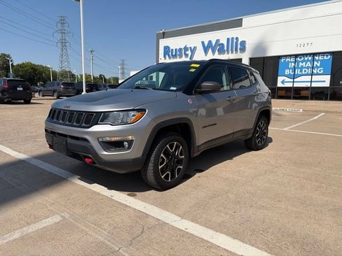 Used 2020 Jeep Compass Trailhawk AWD/4WD image 2