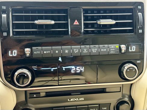 Used 2023 Lexus GX 460 Premium image 10