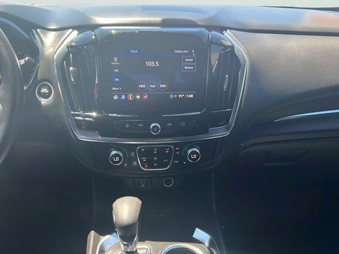 Used 2023 Chevrolet Traverse LT FWD image 10