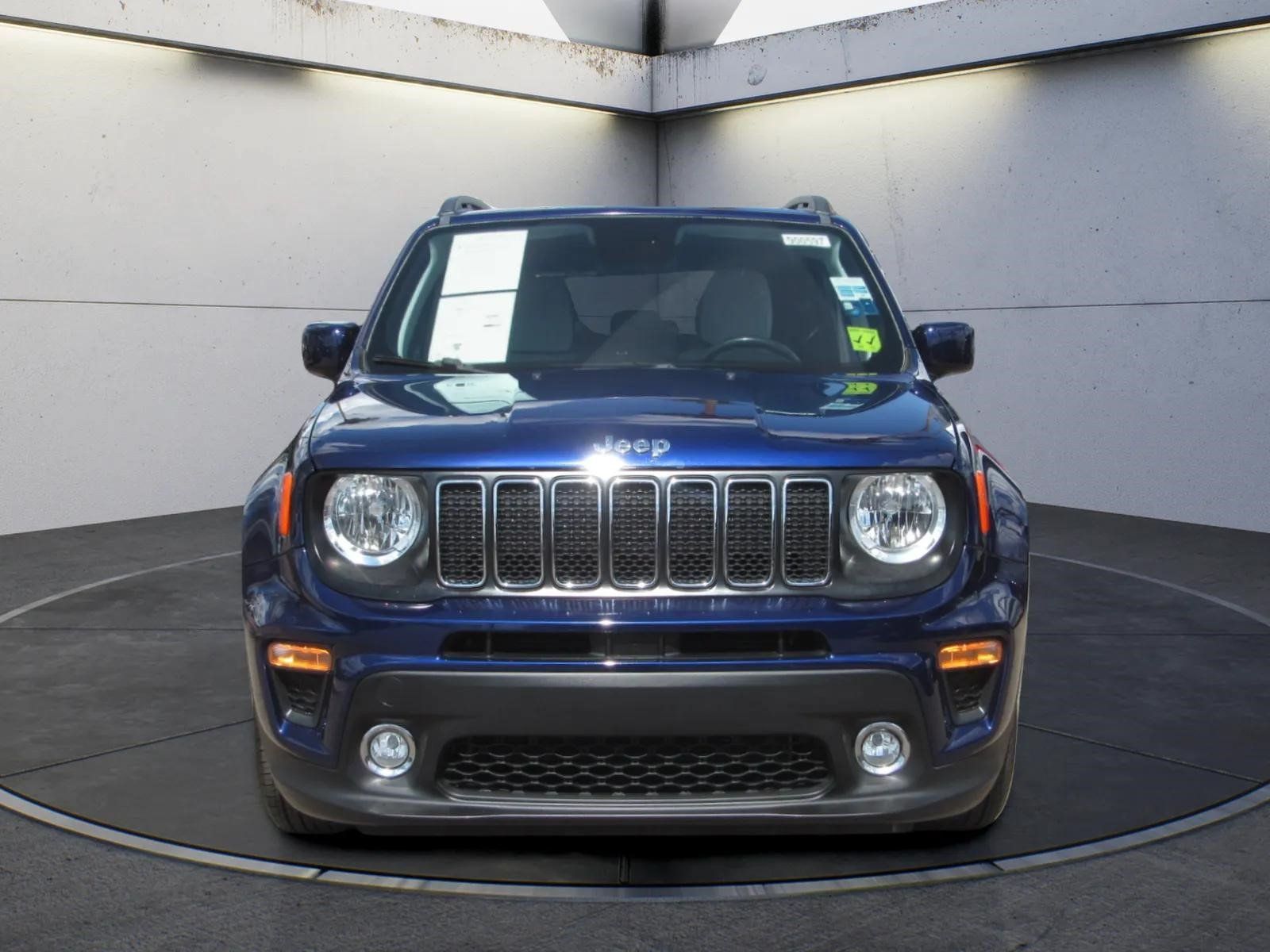 Used 2020 Jeep Renegade Latitude FWD image 3