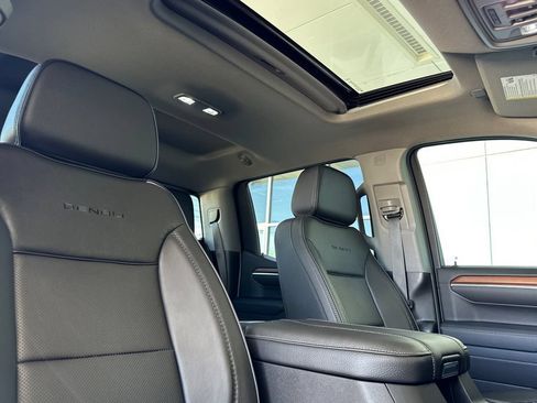 Used 2025 GMC Sierra 1500 Denali AWD/4WD image 16