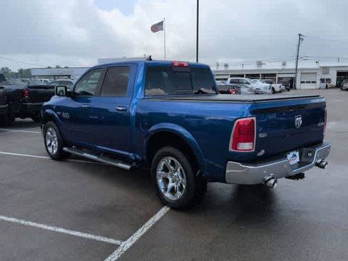 Used 2017 RAM 1500 Laramie w/ Convenience Group AWD/4WD image 6