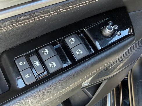 Used 2024 Jeep Wagoneer L Series III w/ Flexible Seating Group AWD/4WD image 29
