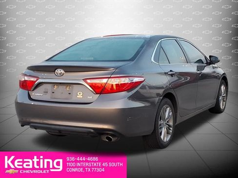 Used 2017 Toyota Camry SE FWD image 6