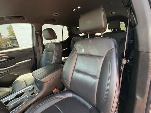 Used 2022 Chevrolet Traverse RS w/ LPO, 'HIT The Road' Package FWD image 31
