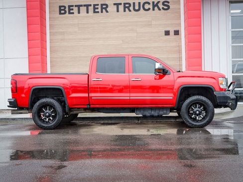 Used 2018 GMC Sierra 2500 SLT w/ Duramax Plus Package AWD/4WD image 2