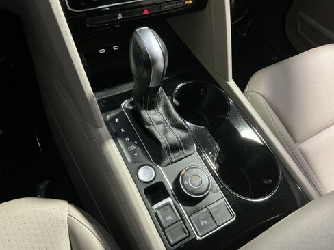 Used 2023 Volkswagen Atlas SE image 29