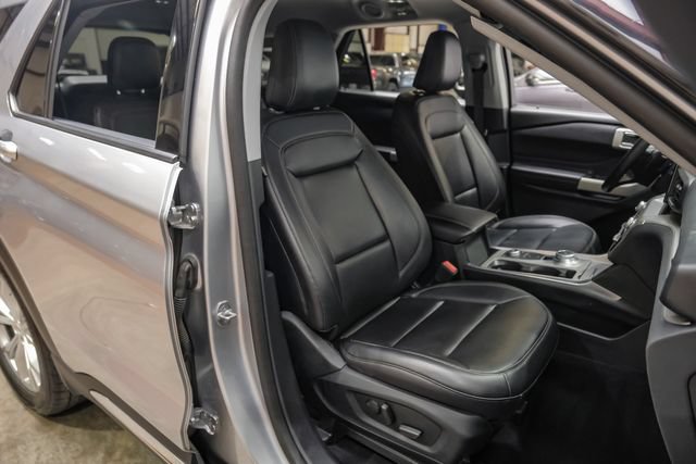 Used 2021 Ford Explorer XLT w/ Equipment Group 202A AWD/4WD image 40