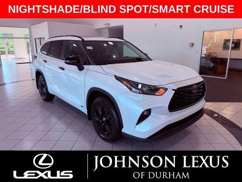 Used 2025 Toyota Highlander XLE AWD/4WD image 1