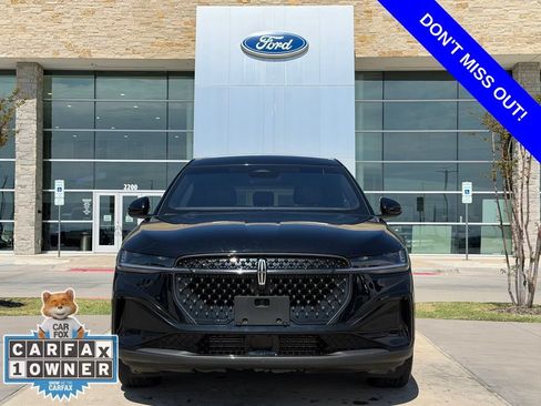 Used 2024 Lincoln Nautilus Premier w/ Jet Appearance Package AWD/4WD image 2
