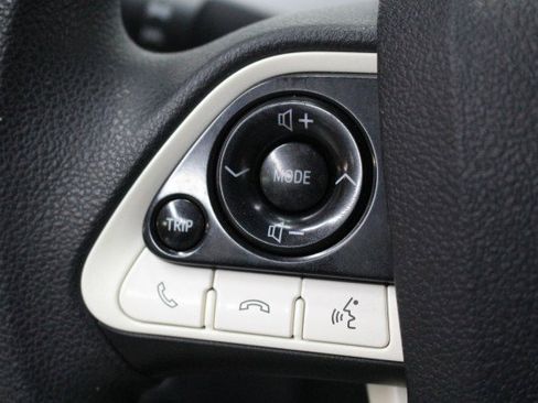 Used 2018 Toyota Prius Two image 11