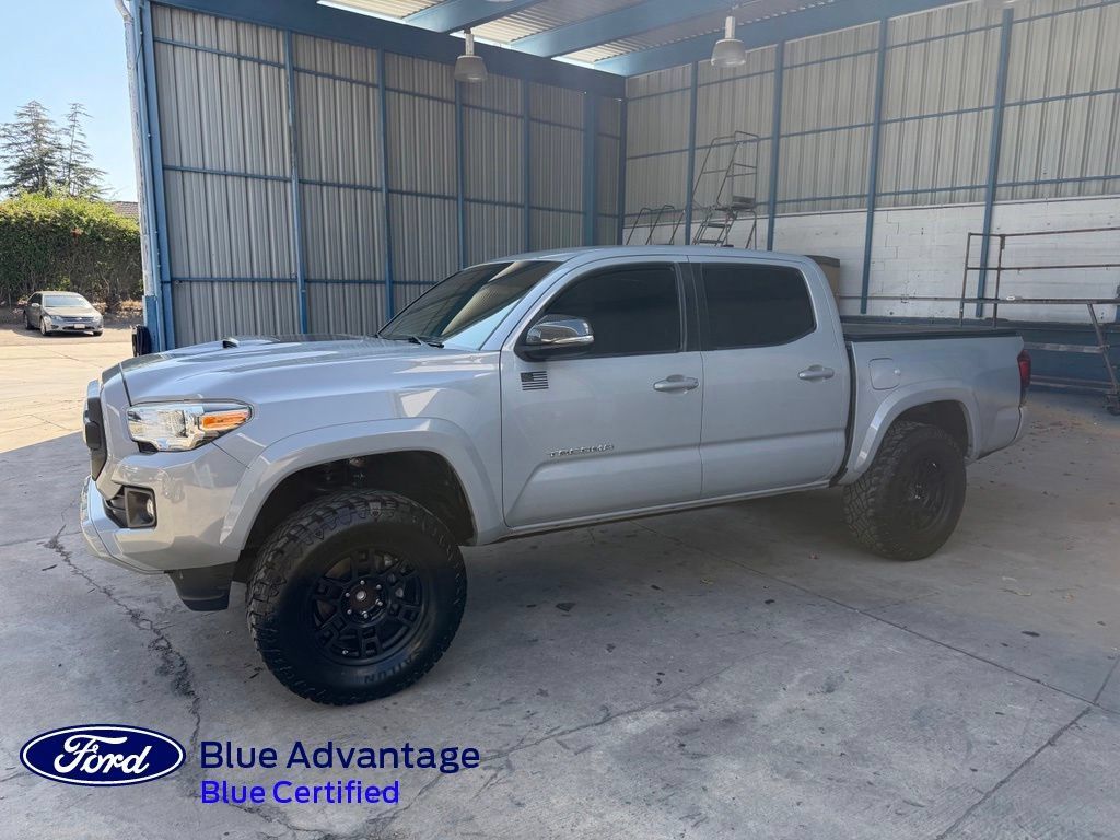 Used 2019 Toyota Tacoma TRD Sport w/ Technology Package RWD image 1