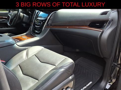 Used 2019 Cadillac Escalade ESV Luxury AWD/4WD image 10