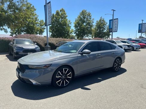 Used 2024 Honda Accord Touring image 5