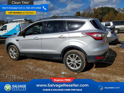 Used 2017 Ford Escape SE w/ Equipment Group 201A image 3