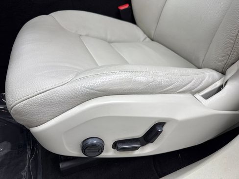 Used 2022 Volvo XC60 B5 Momentum w/ Protection Package Premier image 36