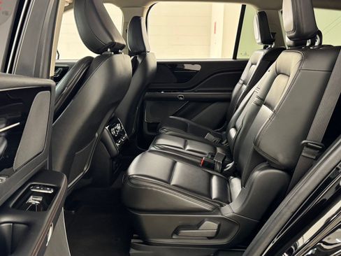 Used 2024 Lincoln Aviator AWD image 15