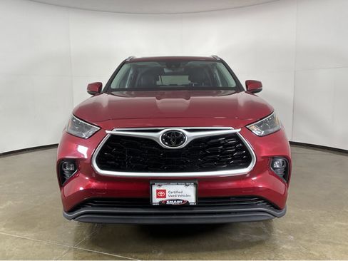 Used 2022 Toyota Highlander XLE image 13