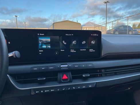 Used 2025 Kia K4 LXS image 22