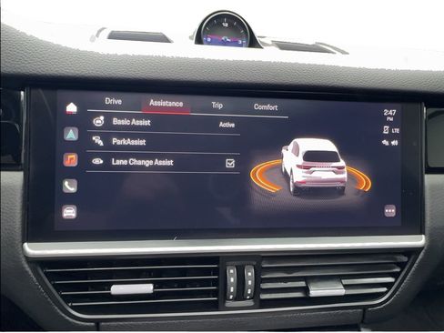 Used 2023 Porsche Cayenne Platinum Edition image 55