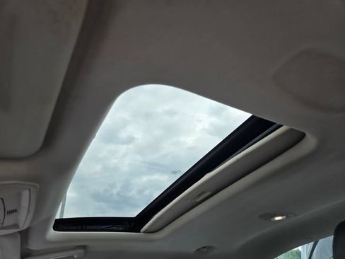 Used 2017 Ford Focus Titanium FWD image 11