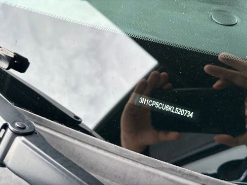 Used 2019 Nissan Kicks S image 20