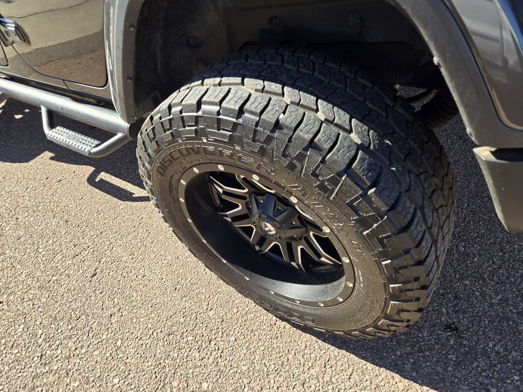 Used 2019 Jeep Wrangler Unlimited Sahara AWD/4WD image 6
