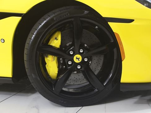 Used 2022 Ferrari Portofino M RWD image 19