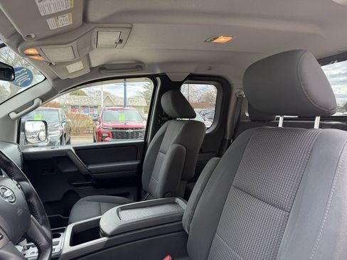 Used 2013 Nissan Titan SV w/ SV Value Truck Pkg image 17
