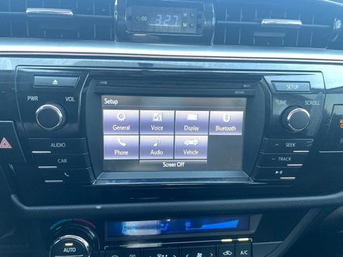 Used 2015 Toyota Corolla S image 33